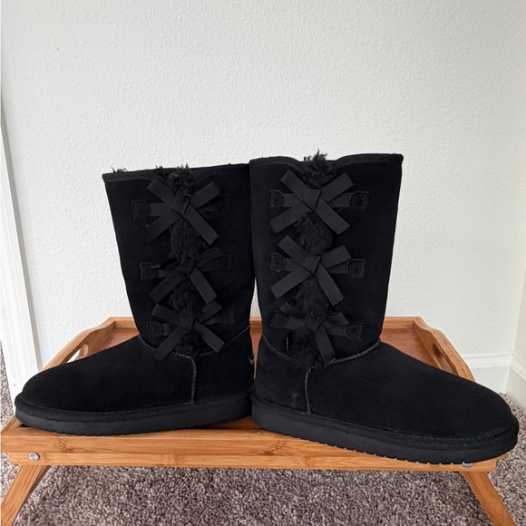 Koolaburra by UGG Victoria Boots Suede Black Kids Sz 3 Triple Bows Winter Cozy - Picture 2 of 12